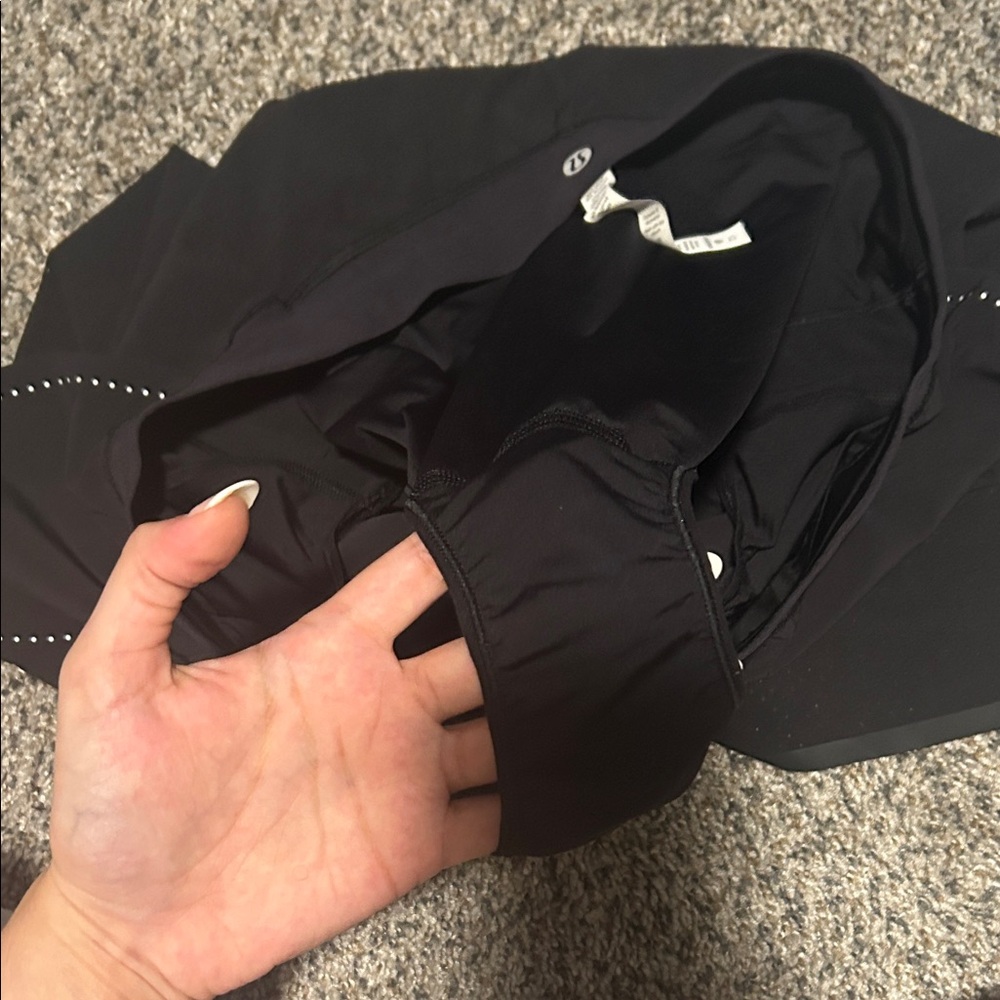 Lululemon black shorts - Picture 5 of 5